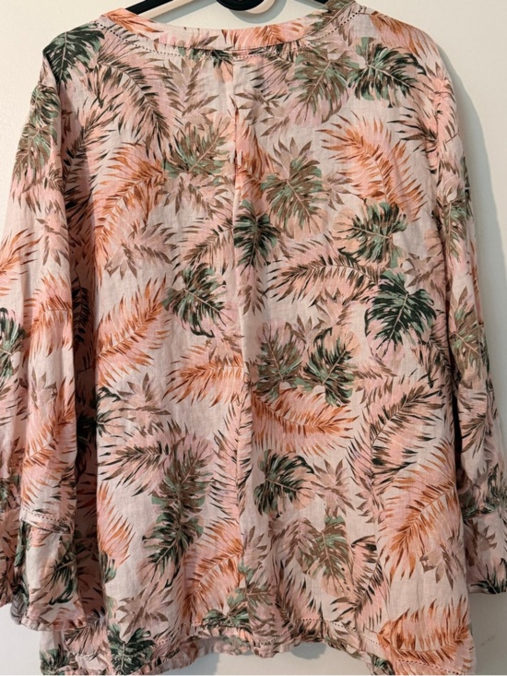 J. Jill Love Linen Tropical V-Neck Top Size L 100% Linen Coastal Boho Resortwear - Picture 6 of 7